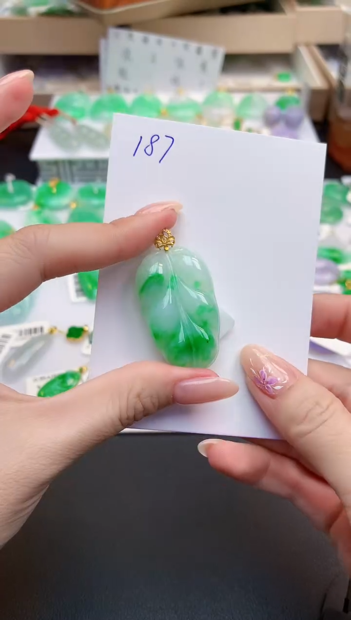 颈饰18K金镶嵌翡翠天然缅甸A货翡翠