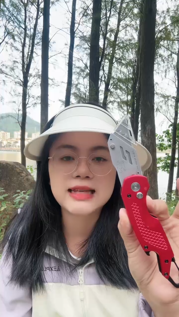 专业美工刀，带扣子