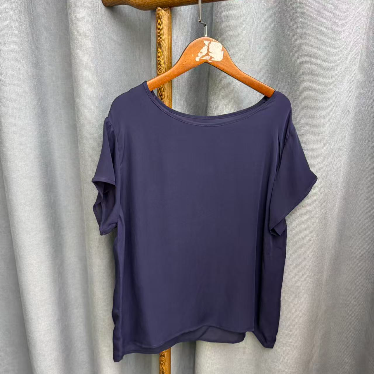 秋季新款休闲时尚圆领桑蚕丝短袖上衣女Z209