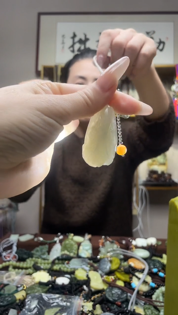 未镶嵌岫玉吊坠·