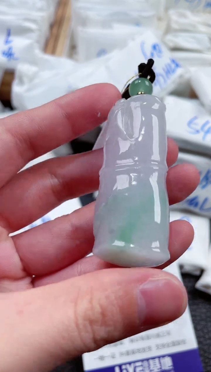 【闪购商品】翡翠颈饰未镶嵌00000985