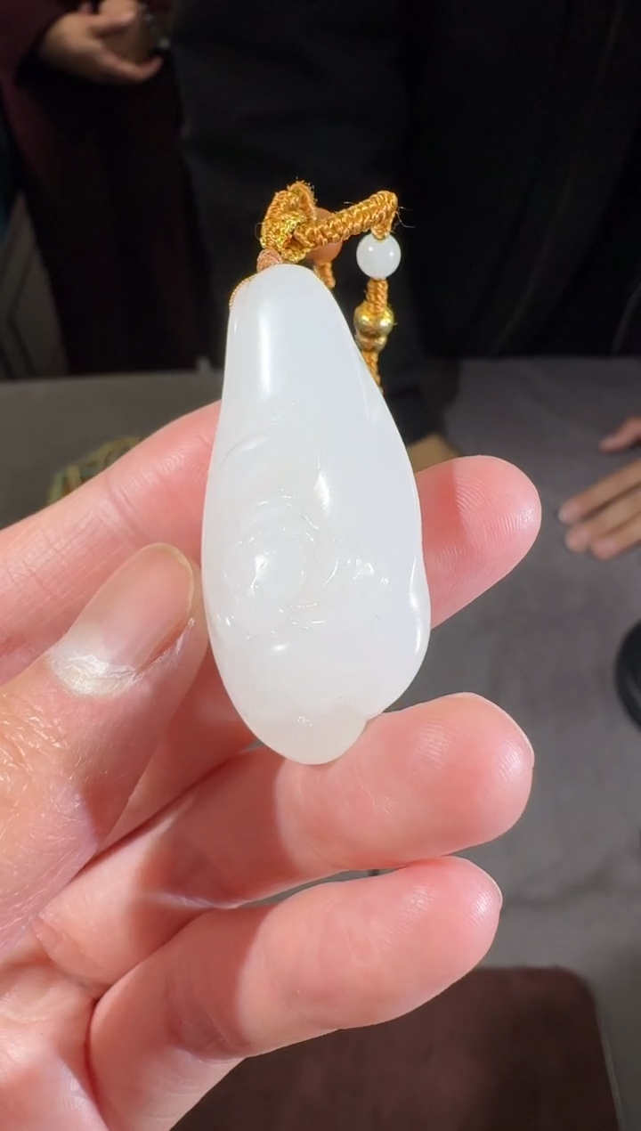 【闪购商品】和田玉荷花未镶嵌23百瑞森