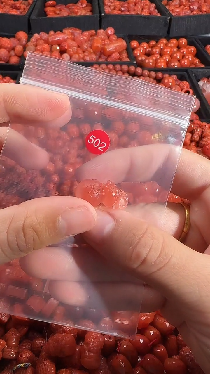 颈饰未镶嵌南红玛瑙1