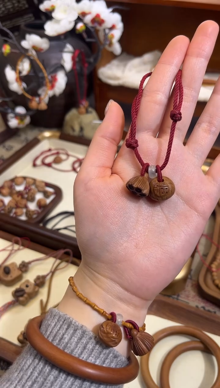 手串桃核【桃缘行】红绳「福气莲莲」桃木桃核辟、挡、驱、护 红绳可调节