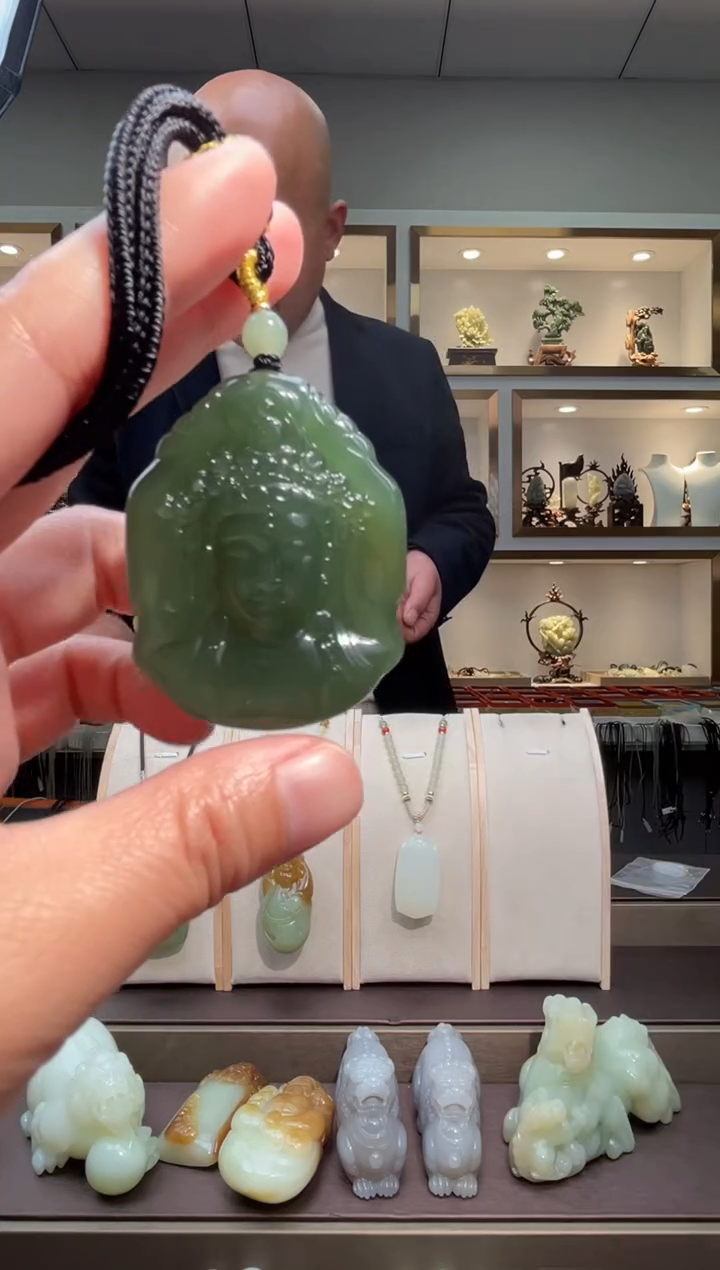 颈饰未镶嵌和田玉苏