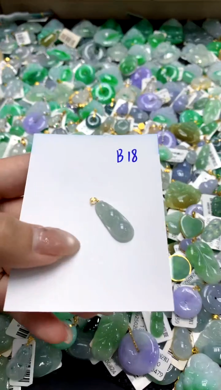 【闪购商品】翡翠颈饰18K金镶嵌1111111111111111