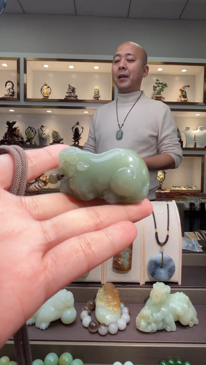 颈饰未镶嵌和田玉苏