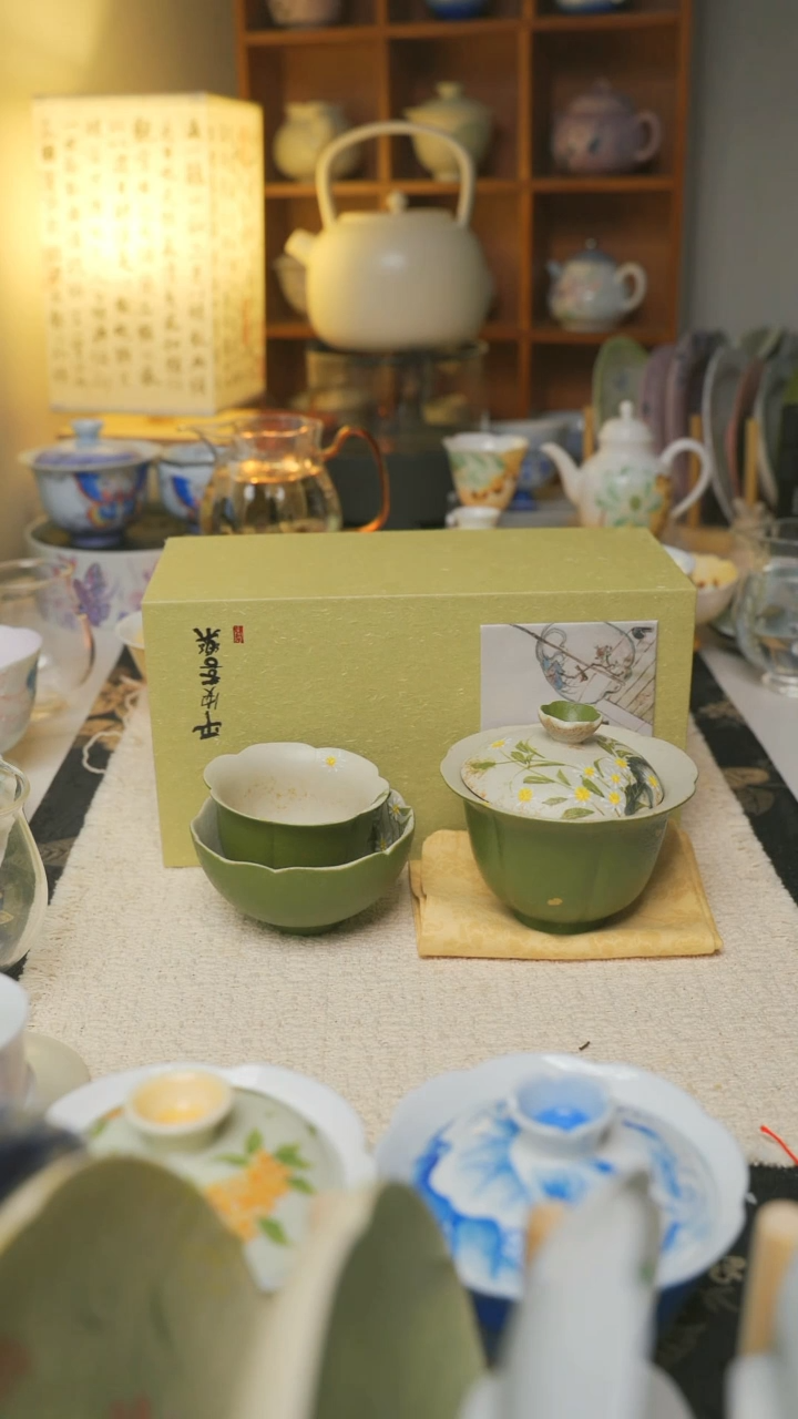 一盖两杯+三格礼盒送茶巾