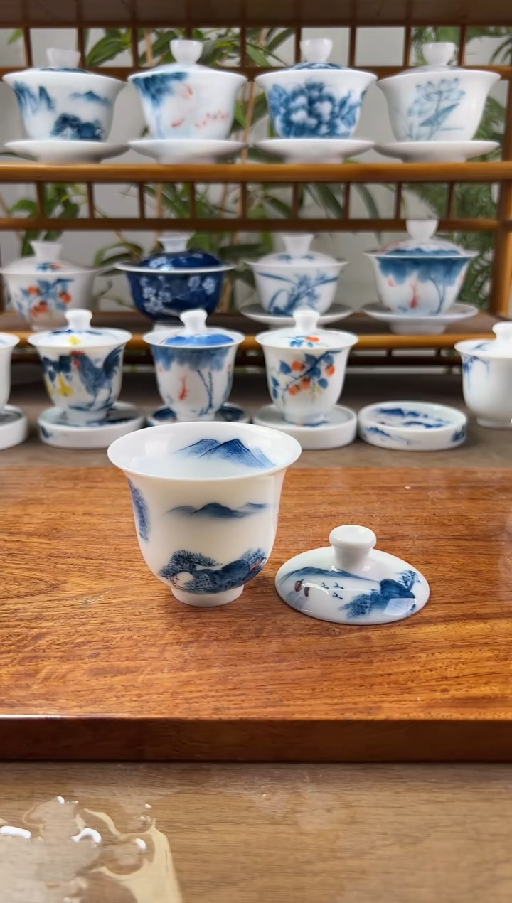  微瑕千里江山美人备盖碗