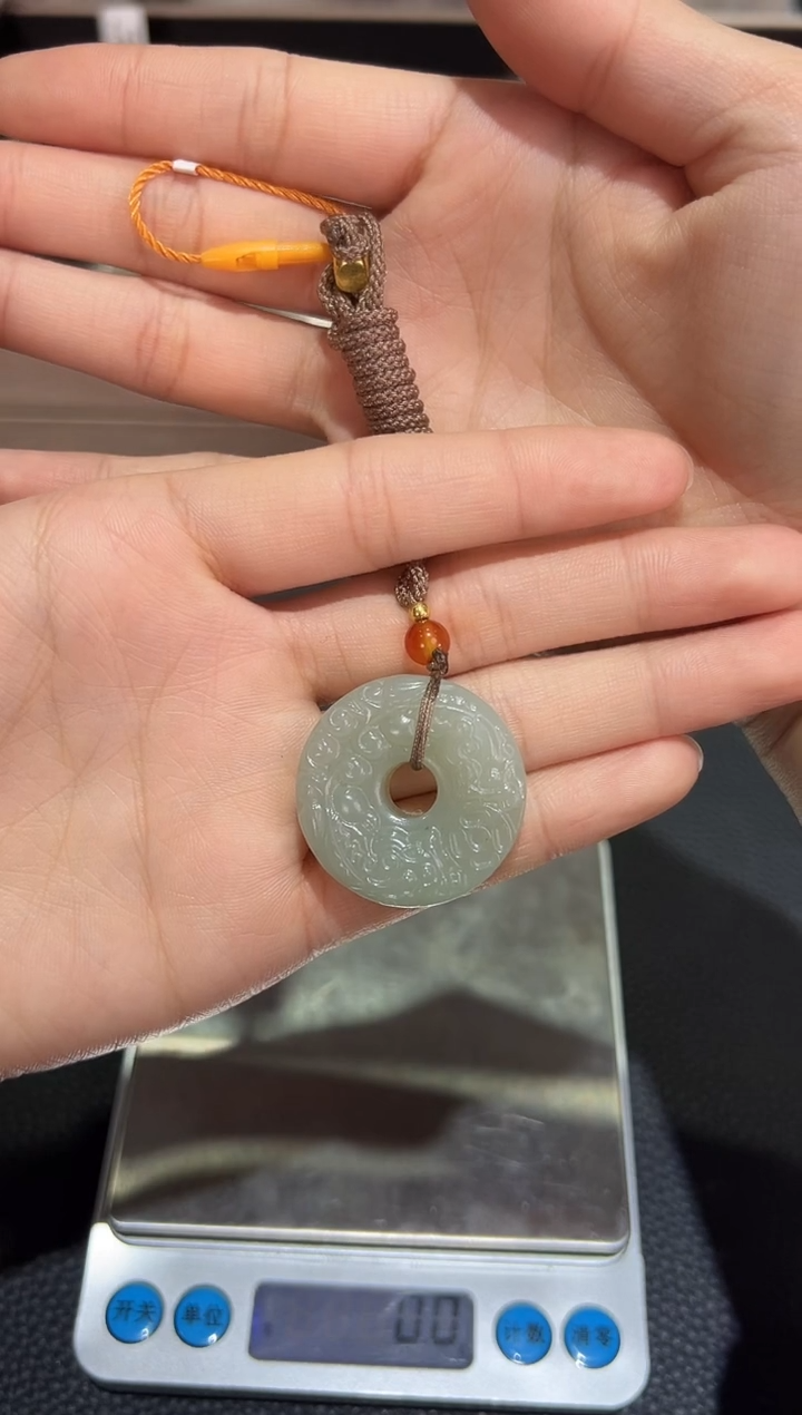 【闪购商品】和田玉吊坠(赠链)未镶嵌且末料青白玉貔貅