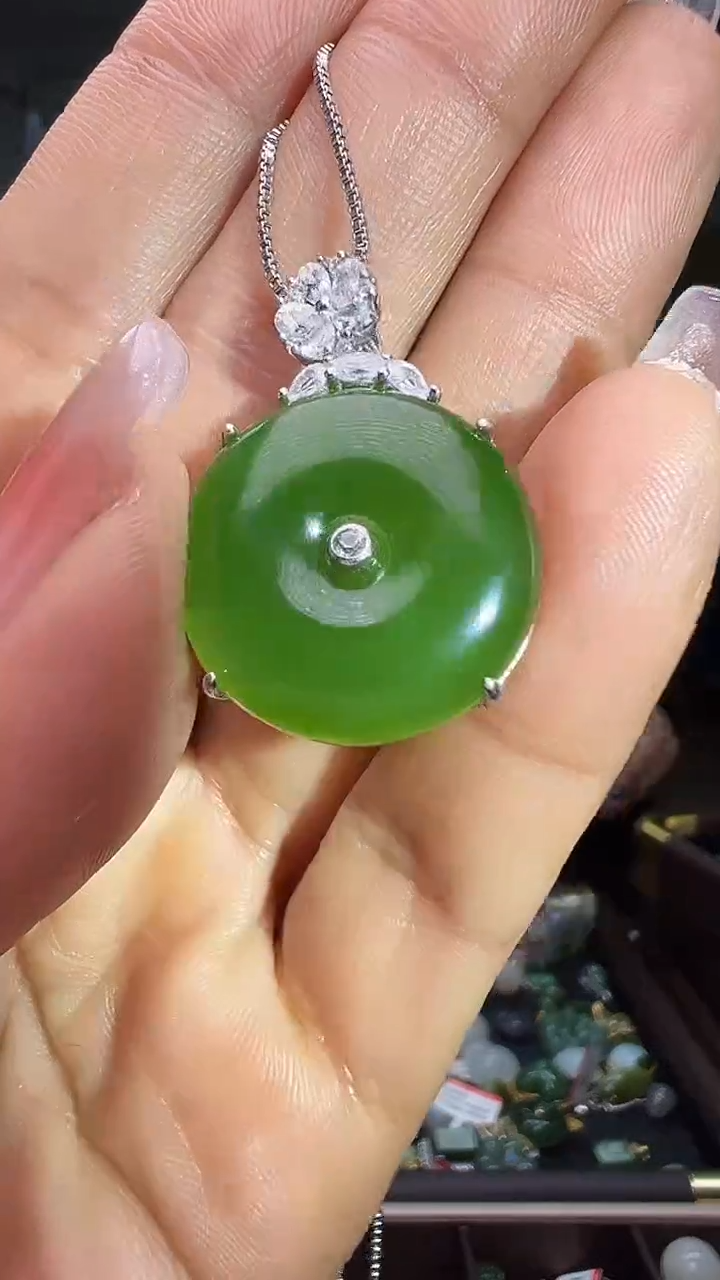 颈饰银S925镶嵌和田玉（多样性发货.发其一)1.04.91