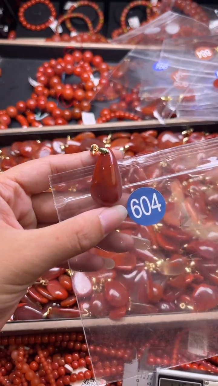 南红玛瑙未镶嵌珠宝奇石604