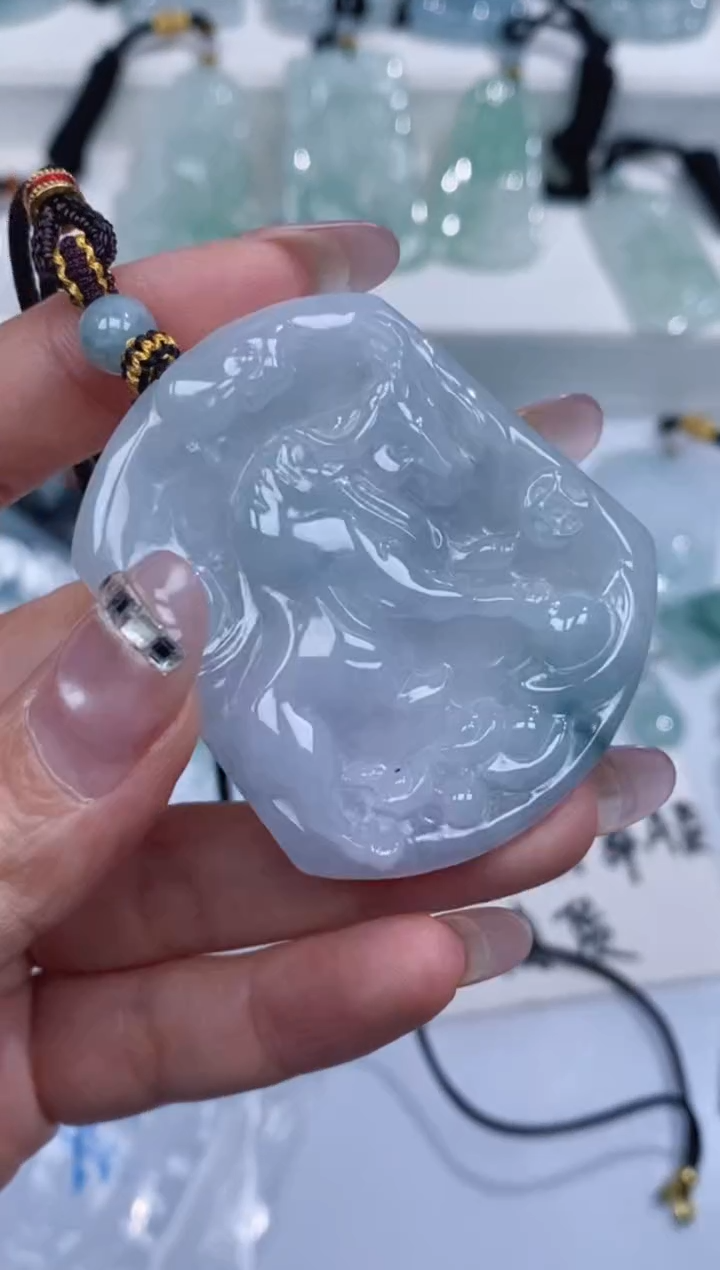 颈饰未镶嵌翡翠吊坠