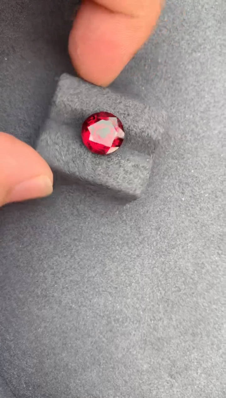 【闪购商品】石榴石裸石未镶嵌5.7ct镁铝榴石
