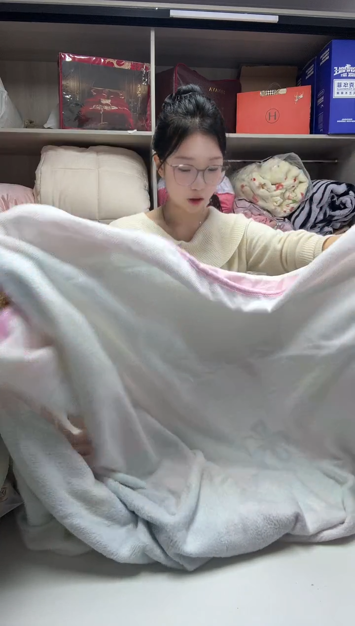 羊羔毛150*200cm绒床单毯重粉色