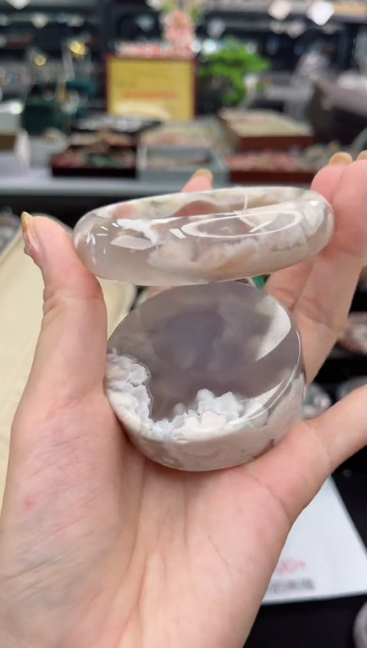 【闪购商品】石英质玉手镯未镶嵌57圈口（赠品镯心）3539122