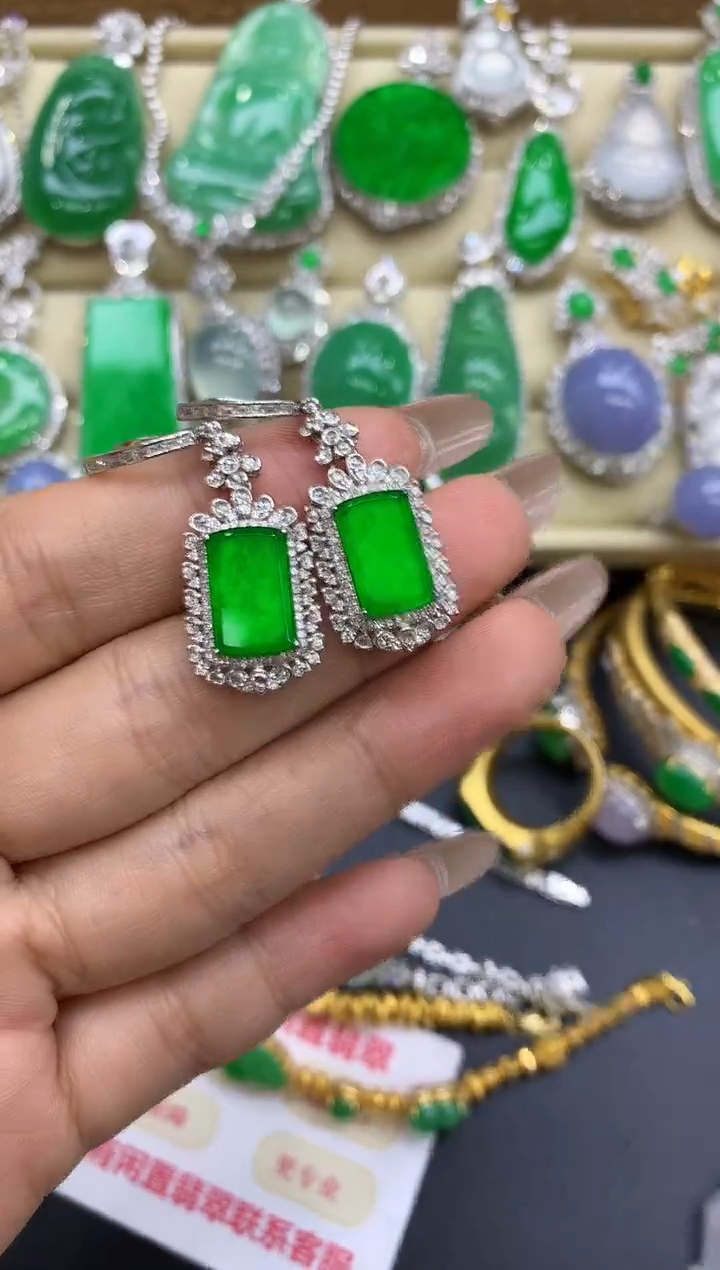 18K金镶嵌翡翠耳饰420-中国好珍宝