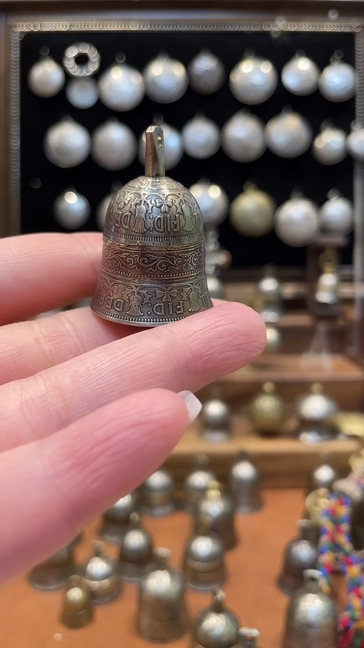铜合金珐琅两先令铃铛微瑕