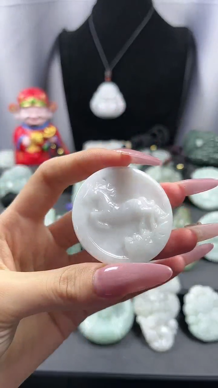 【闪购商品】翡翠颈饰未镶嵌马踏祥云