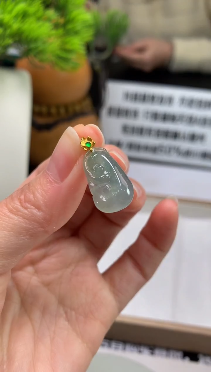 颈饰18K金镶嵌翡翠?***t---125401