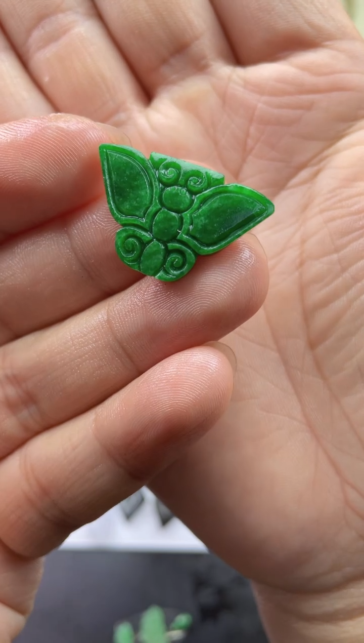 【闪购商品】定制翡翠未镶嵌蝴蝶