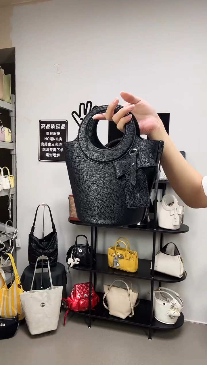 牛皮（革）彩汐小众女包编号：73