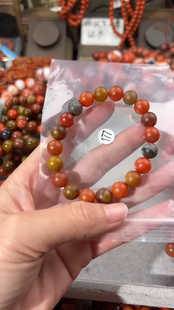 南红玛瑙手串未镶嵌9+