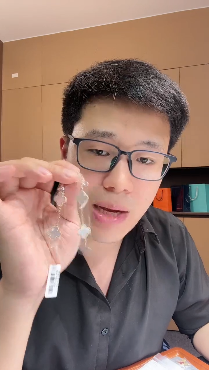 【闪购商品】贝壳（贝母）手链18K金镶嵌白色k黄，五花手链GHJ