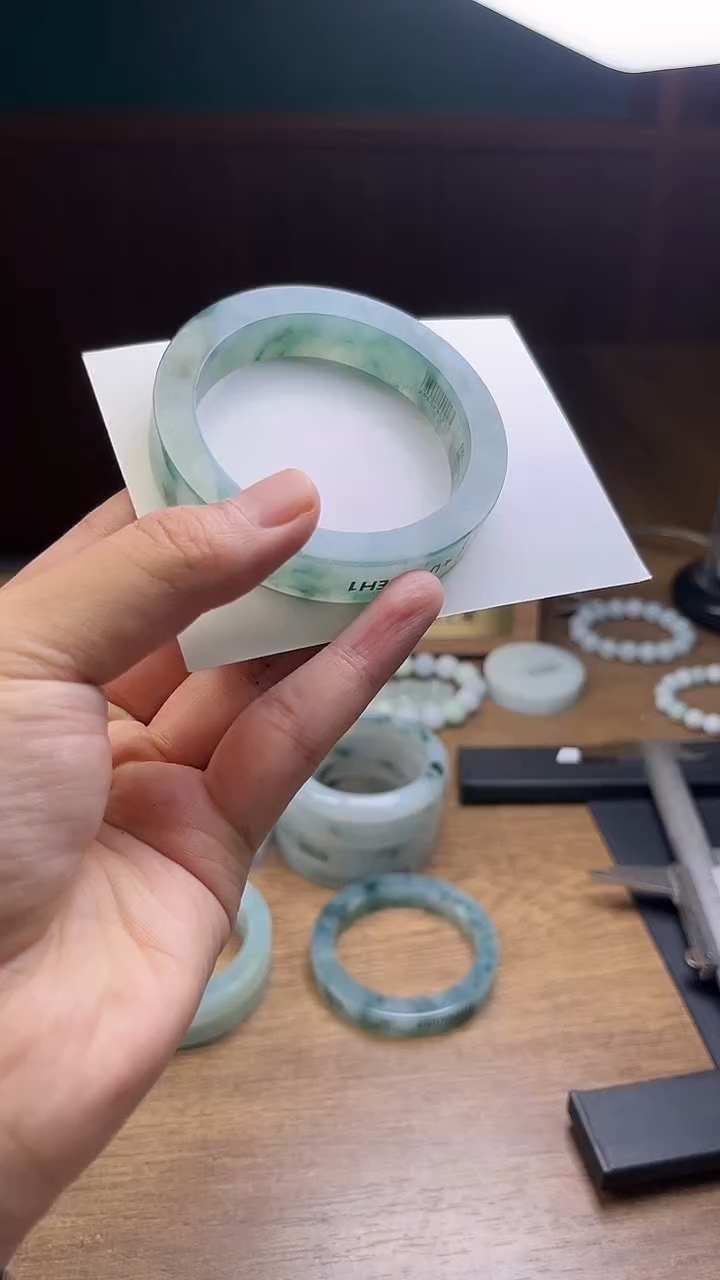 未镶嵌手镯定制翡翠行****Y定制