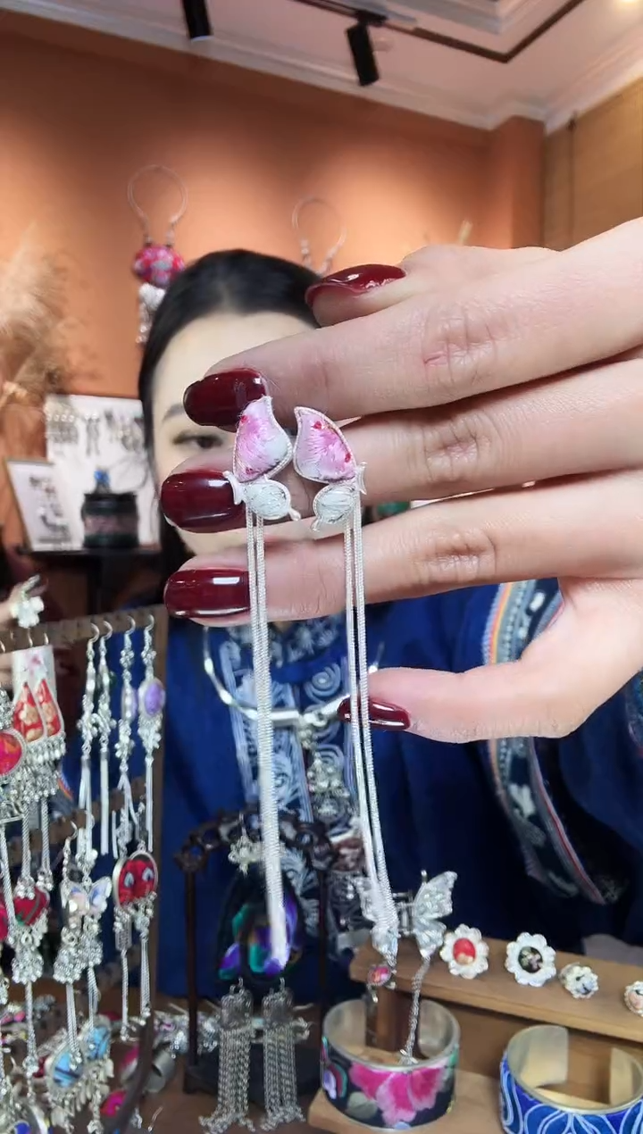 【闪购商品】刺绣纯手工民族风耳环