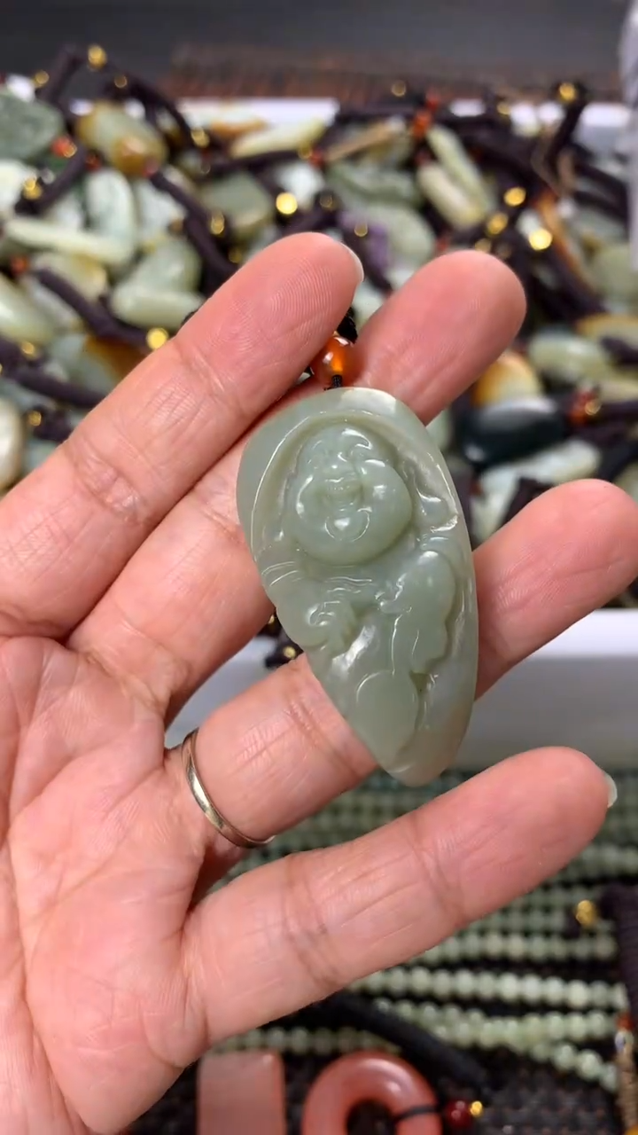 【闪购商品】和田玉颈饰未镶嵌多样性发货没有证书拍一发一有瑕