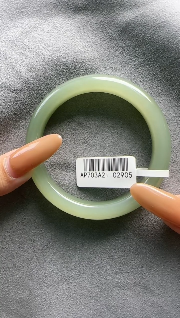 【闪购商品】和田玉手镯未镶嵌55