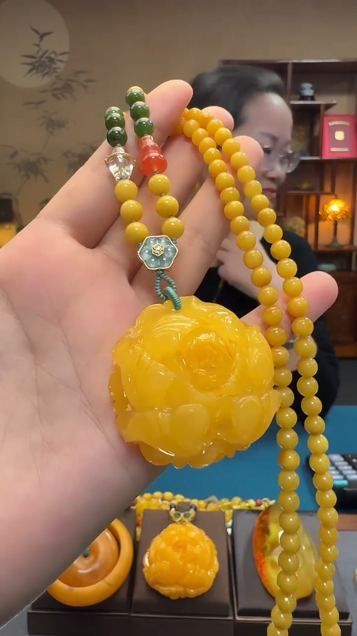 琥珀吊坠(赠链)未镶嵌天然保真蜜蜡牡丹花套装