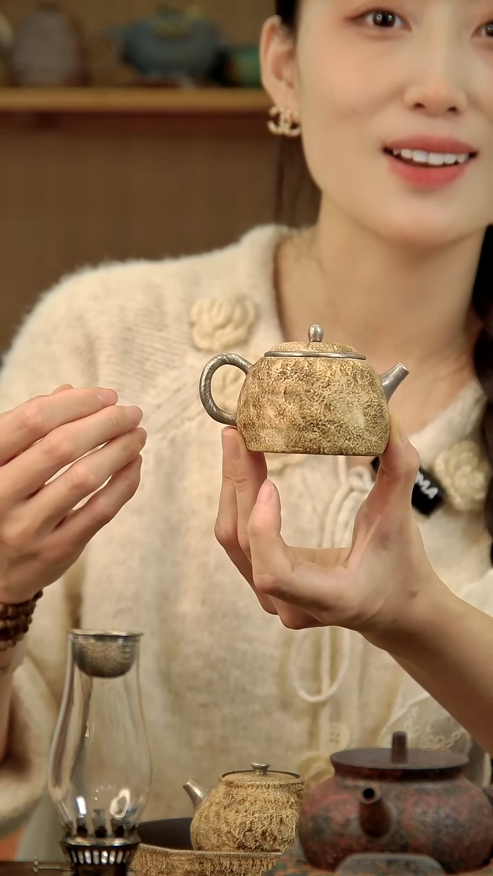 言野手作 粉引仿古秦权壶