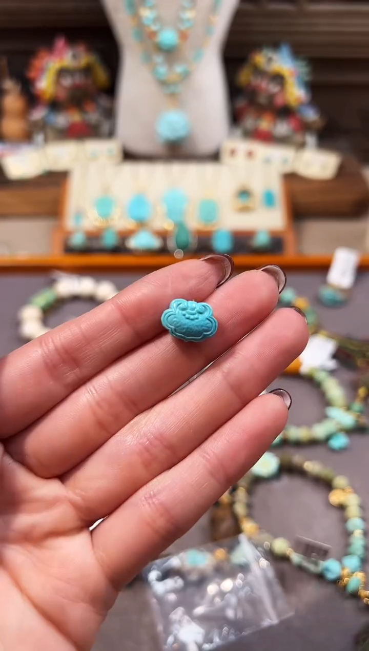 未镶嵌绿松石配饰如意锁