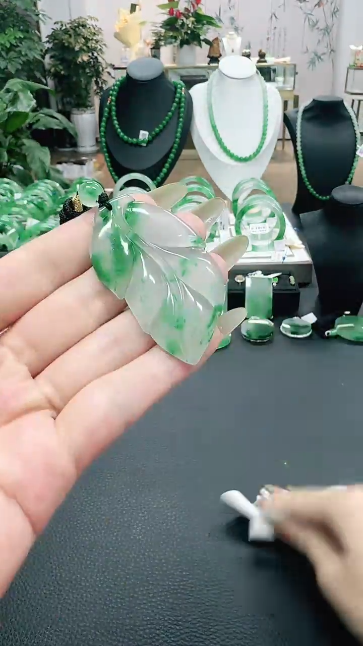 未镶嵌1石英质玉（非洲翠）/7686