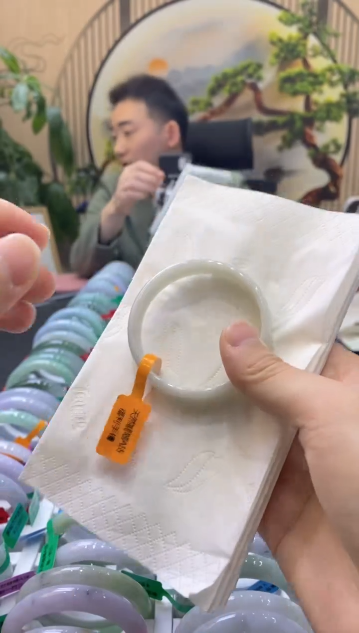 【闪购商品】翡翠手镯未镶嵌0000000502