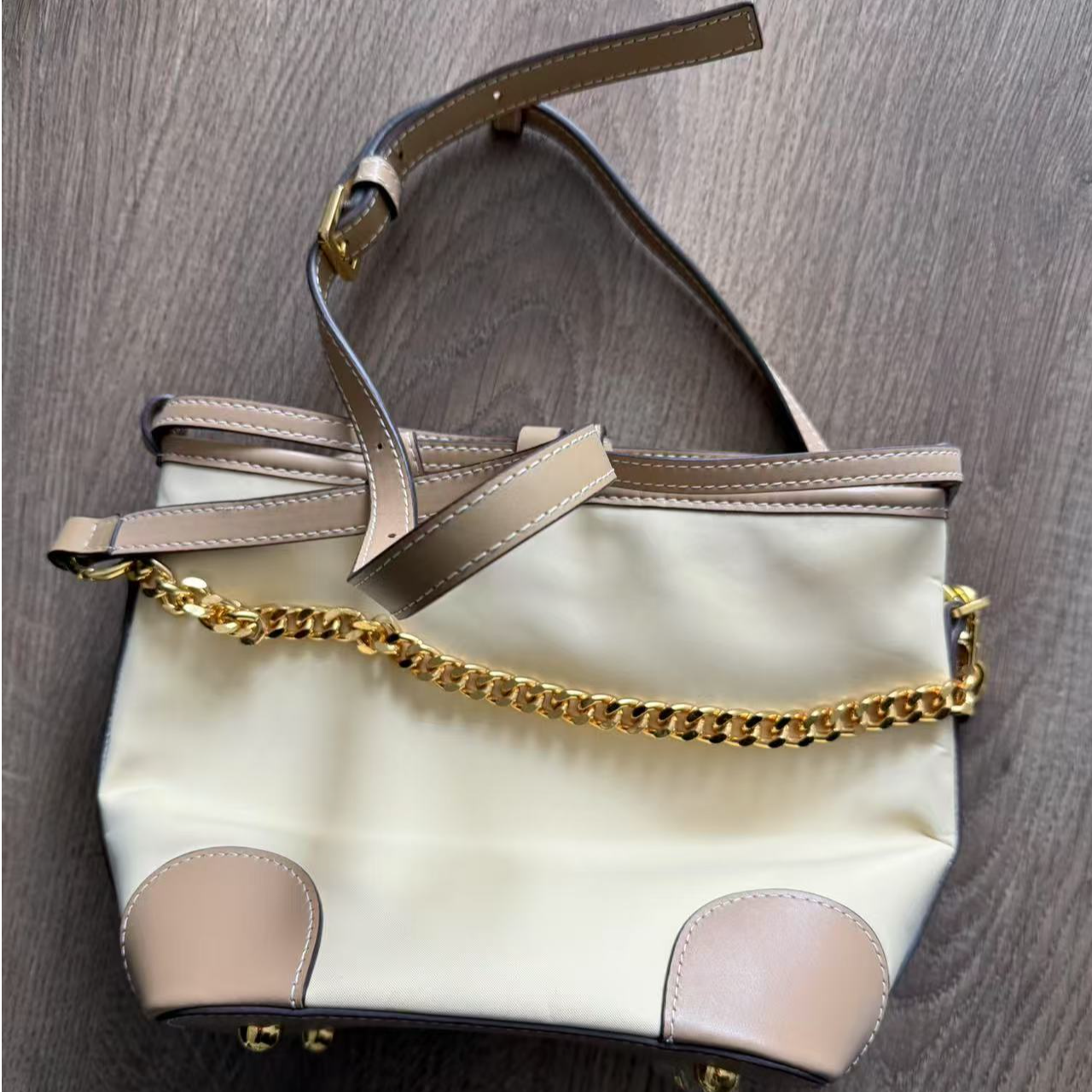 百搭气质撞色水桶包