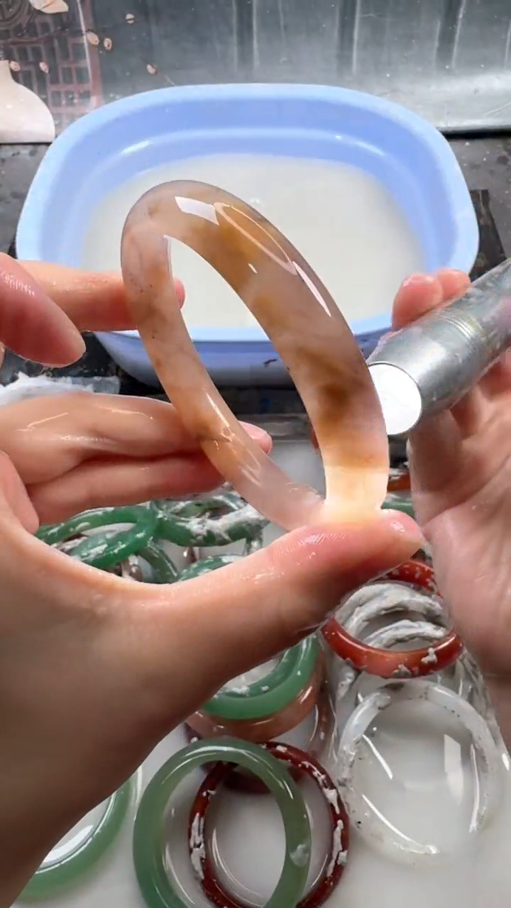 【闪购商品】石英质玉手镯未镶嵌74 6263