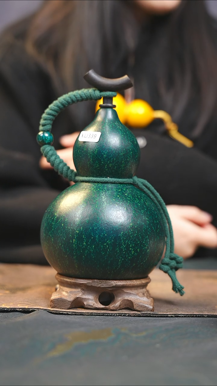 【闪购商品】XU339大漆酒葫芦不包手串及旋转底座