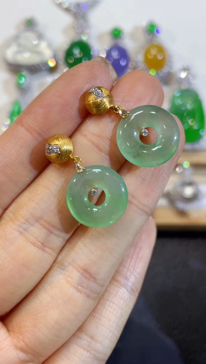 颈饰18K金镶嵌翡翠团购44