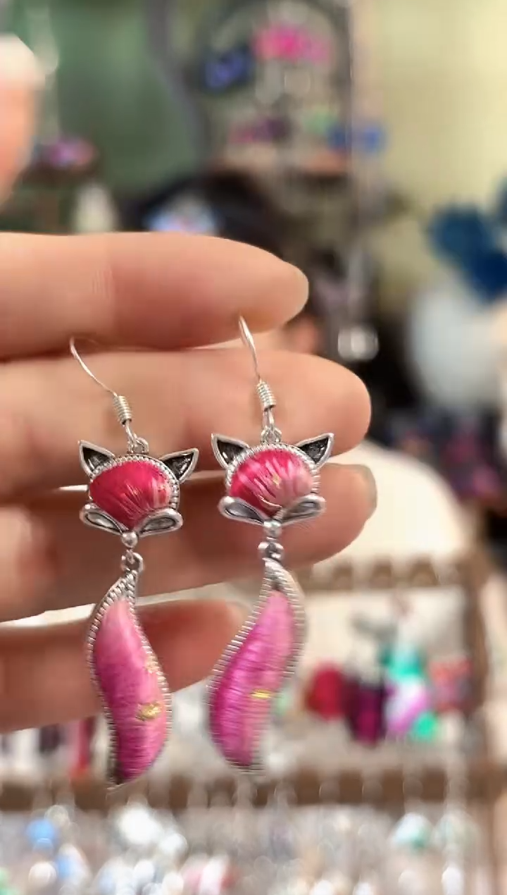 彩云南阁非遗老绣苗银饰品662