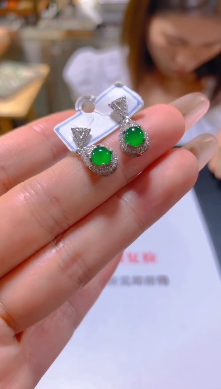 未镶嵌翡翠耳饰多样性发一