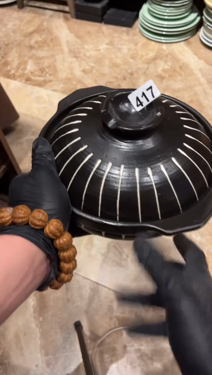 【闪购商品】瓷片417 黑色条纹砂锅1个