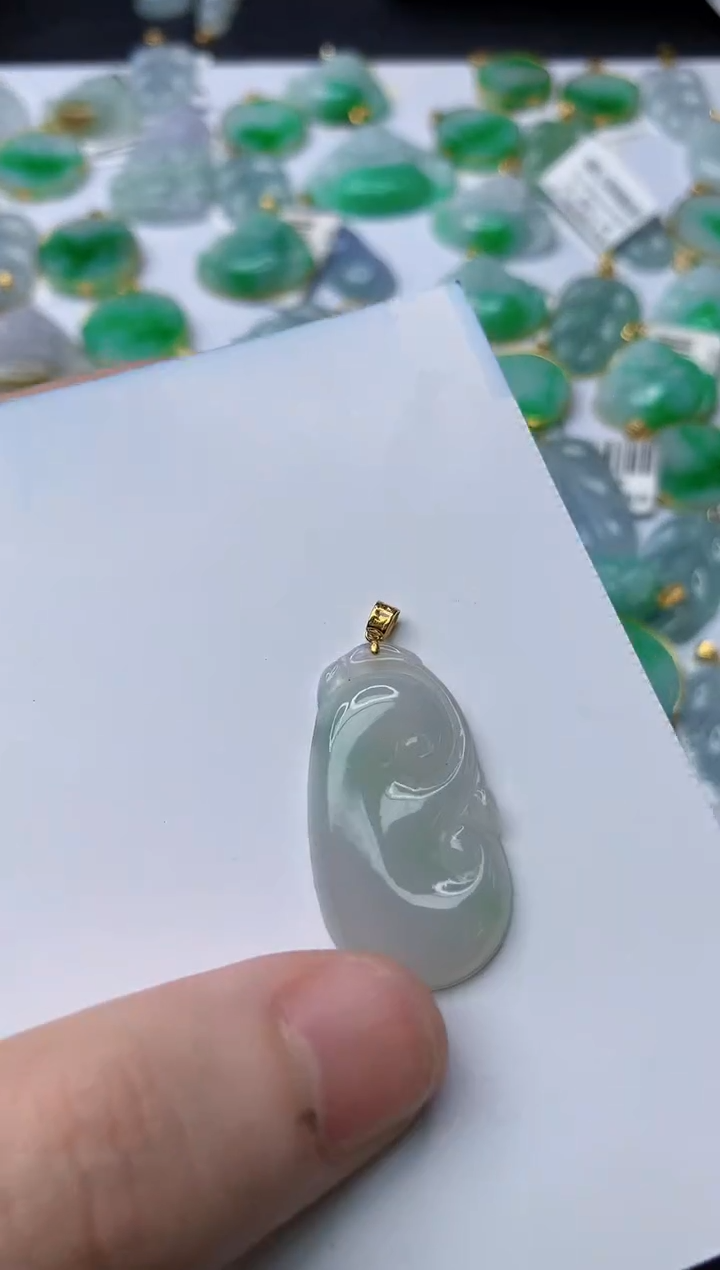 【闪购商品】翡翠颈饰18K金镶嵌20.......