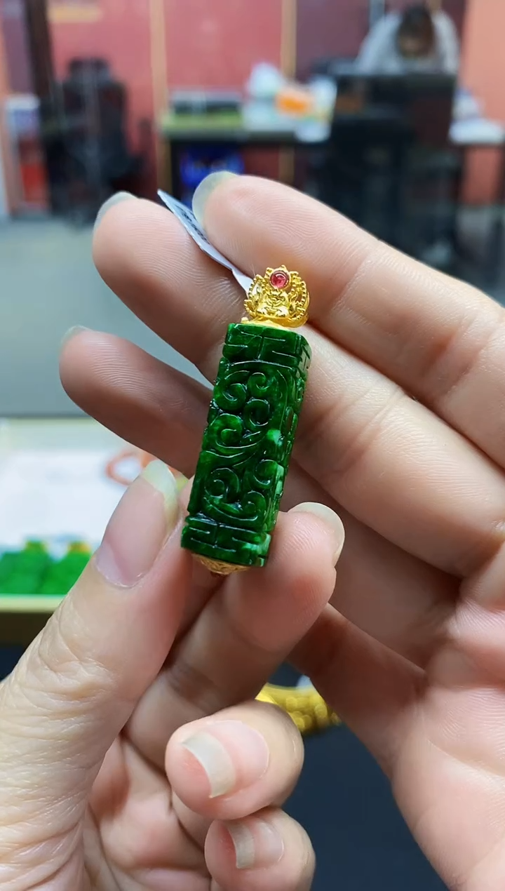 颈饰未镶嵌翡翠吊坠-68