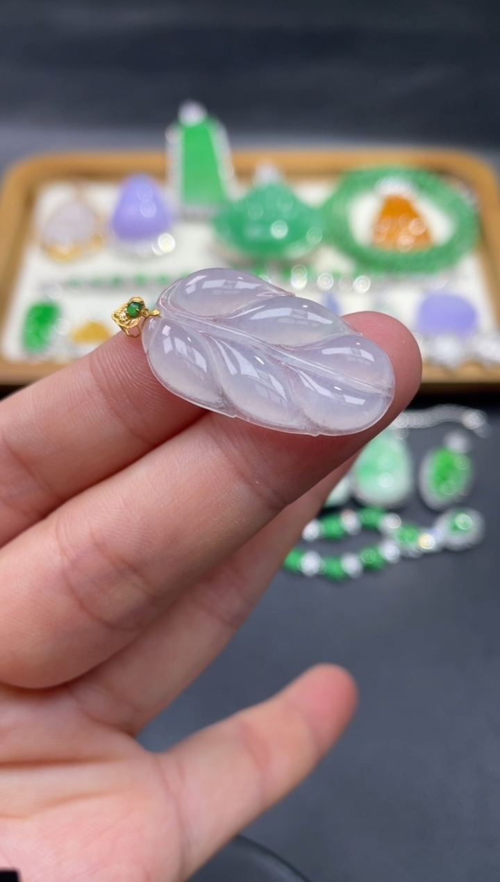 【闪购商品】翡翠颈饰18K金镶嵌49.........