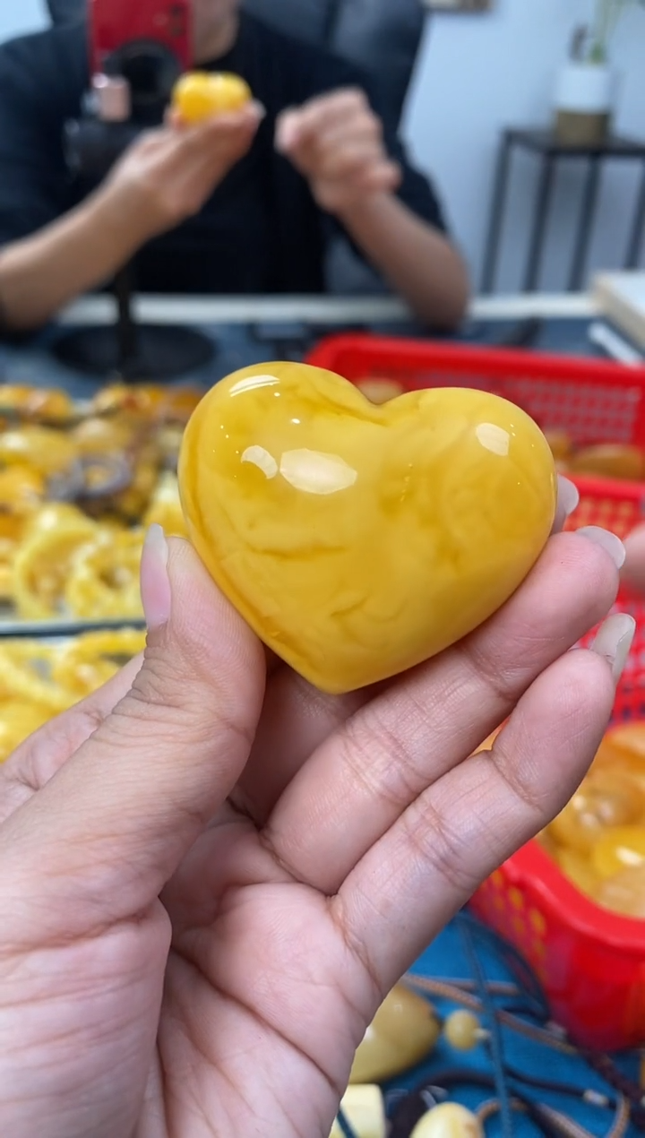 【闪购商品】琥珀裸石未镶嵌天然琥珀蜜蜡爱心