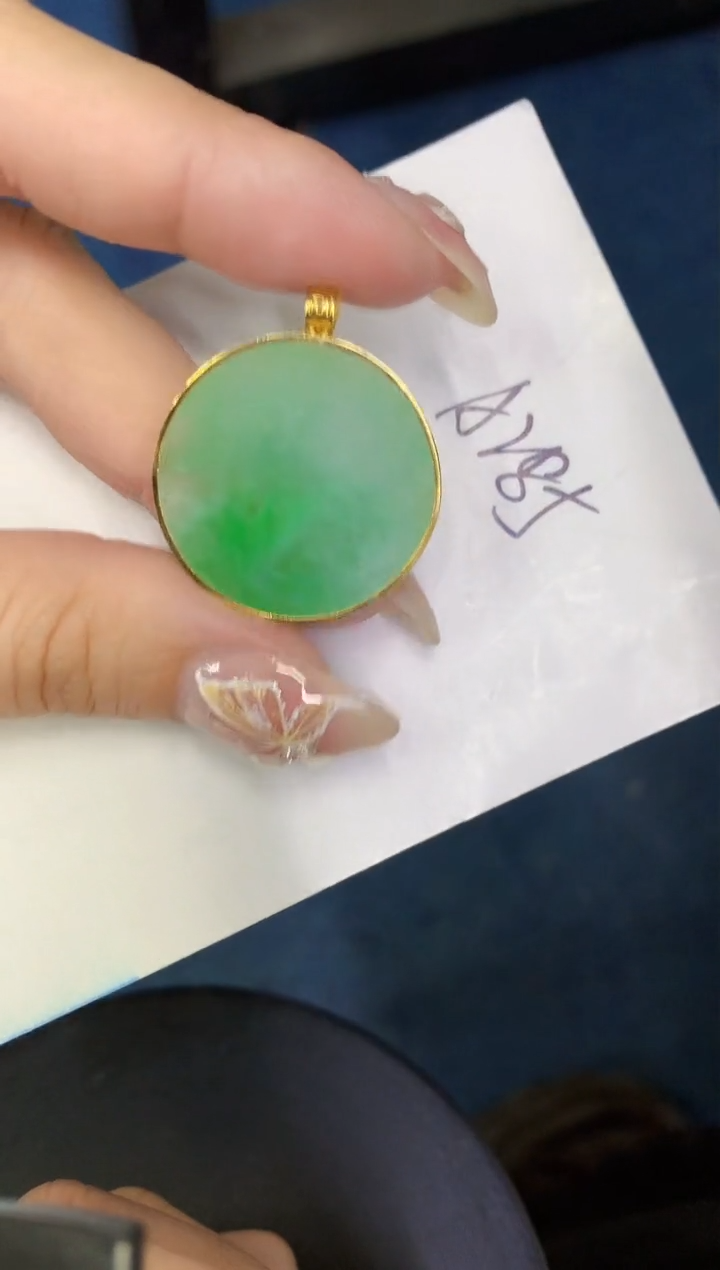 【闪购商品】翡翠颈饰18K金镶嵌0000000000