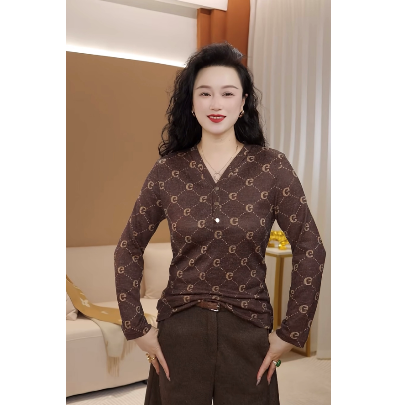 2025秋冬V领加绒保暖加厚大码妈妈装显瘦打底衫